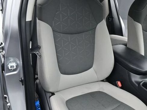 Used 2025 Toyota RAV4 XLE w/ Convenience Package FWD image 15