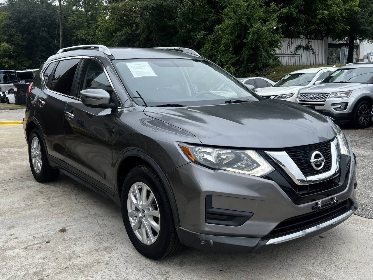 Used 2017 Nissan Rogue SV FWD image 8