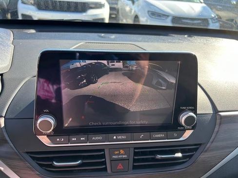 Used 2023 Nissan Altima 2.5 SV image 18