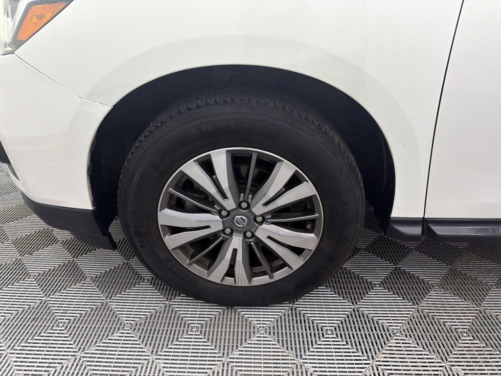 Used 2020 Nissan Pathfinder SL FWD image 13