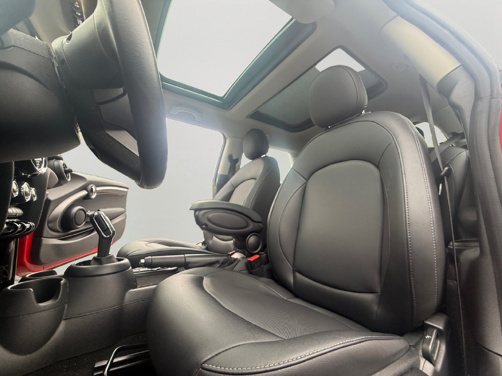 Used 2023 MINI Cooper 2-Door Hardtop FWD image 25