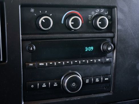 Used 2022 Chevrolet Express 3500 w/ Power Convenience Package RWD image 28