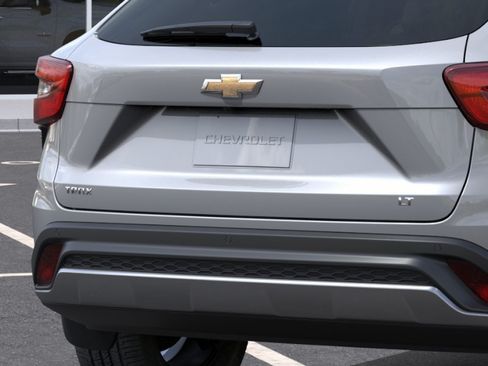 New 2026 Chevrolet Trax LT w/ Driver Confidence Package FWD image 14
