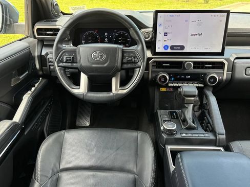 Used 2025 Toyota 4Runner Limited w/ Tow Technology Package AWD/4WD image 11