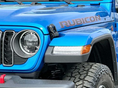 New 2026 Jeep Gladiator Rubicon w/ Steel Power Dome Hood Package AWD/4WD image 16