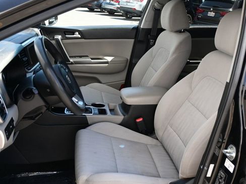 Used 2020 Kia Sportage LX image 12