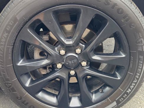 Used 2020 Jeep Grand Cherokee Altitude AWD/4WD image 38