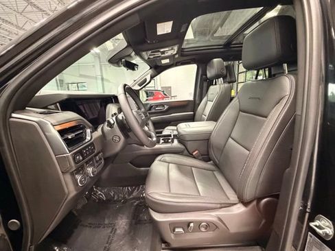 Used 2025 GMC Yukon Denali w/ Denali Reserve Package AWD/4WD image 31