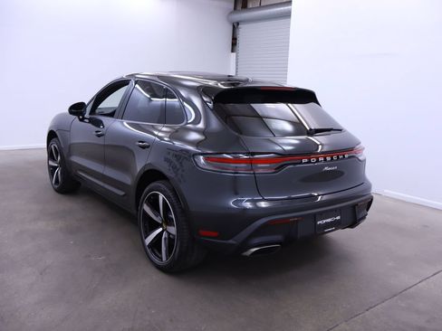 Certified 2025 Porsche Macan AWD/4WD image 3
