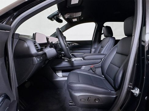 New 2026 Chevrolet Traverse LT w/ Enhanced Driving Package image 12