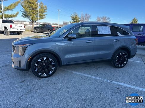 Used 2025 Kia Sorento SX image 15