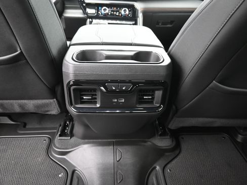 Used 2024 GMC Sierra 1500 AT4 w/ Technology Package image 23