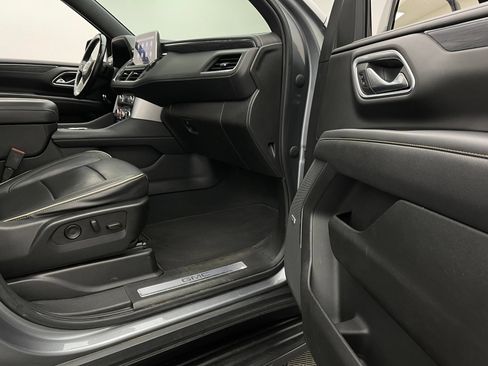 Used 2021 GMC Yukon XL SLT w/ SLT Premium Package AWD/4WD image 42