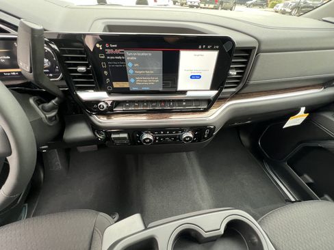 New 2026 GMC Sierra 1500 SLE w/ Preferred Package image 27