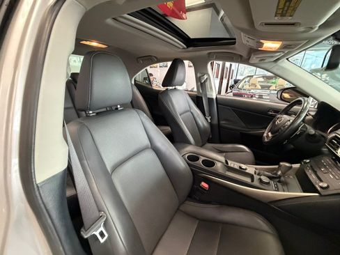 Used 2015 Lexus IS 250 w/ Premium Package RWD image 40