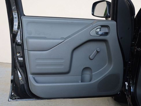 Used 2019 Nissan Frontier S RWD image 13