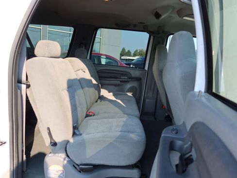 Used 2004 Ford Excursion XLT image 22