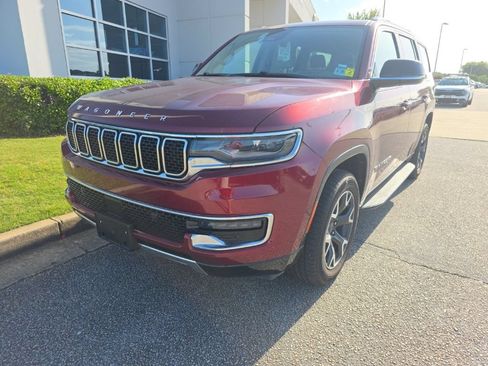 Used 2024 Jeep Wagoneer Series III AWD/4WD image 3