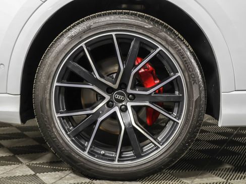 Used 2022 Audi Q8 Premium Plus w/ Premium Plus Package image 26