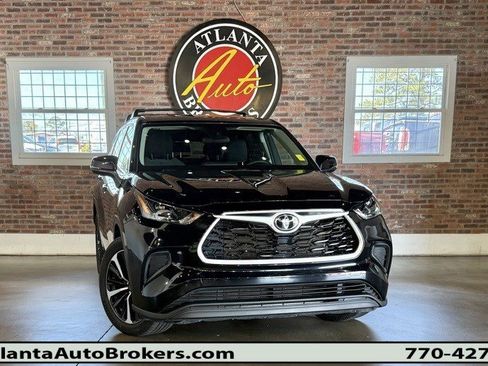 Used 2022 Toyota Highlander L image 1