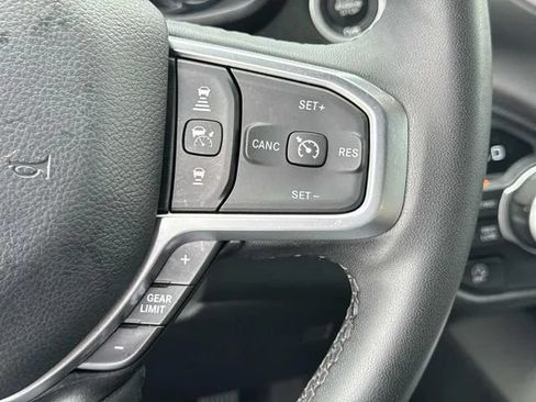 Used 2025 RAM 1500 Big Horn AWD/4WD image 33
