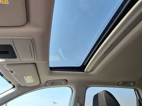 Used 2025 Honda CR-V EX image 18