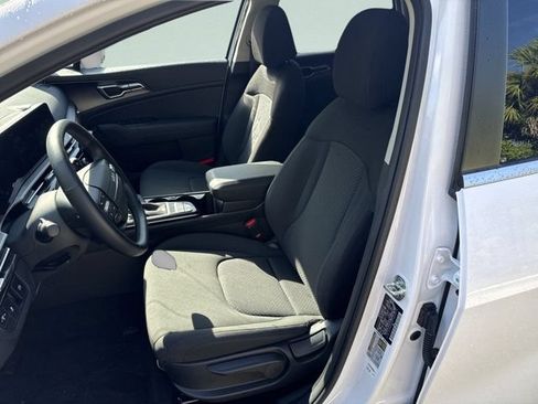 New 2026 Kia Sportage LX FWD image 22