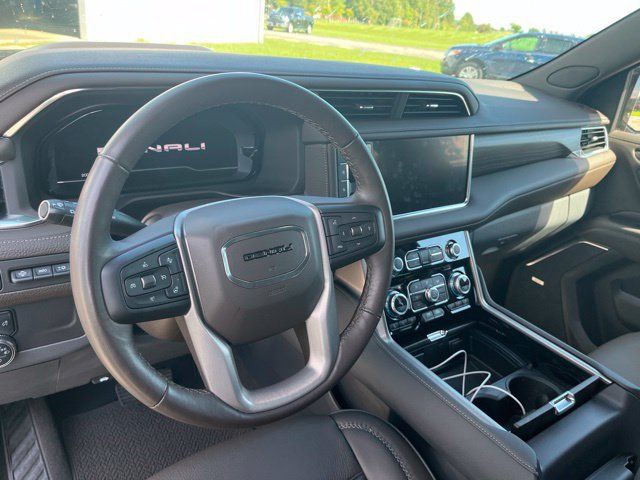 Used 2022 GMC Yukon Denali AWD/4WD image 13