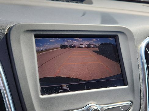 Used 2024 Chevrolet Equinox LT image 14