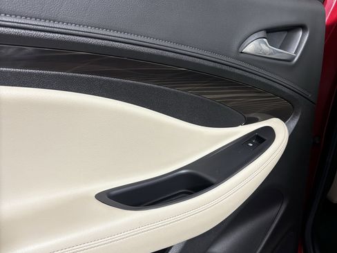 Used 2019 Buick Envision Preferred image 34