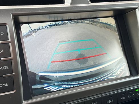 Used 2021 Lexus GX 460 Premium w/ Accessory Package image 26