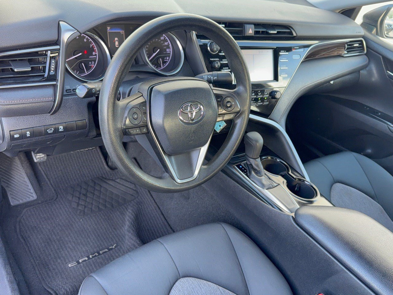 Used 2019 Toyota Camry LE FWD image 4
