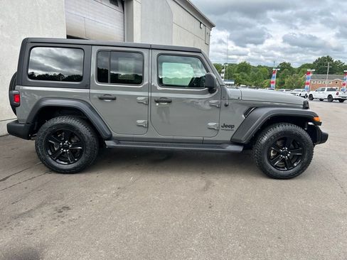 Used 2022 Jeep Wrangler Unlimited Sport AWD/4WD image 7