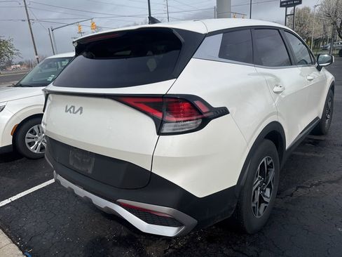 Used 2024 Kia Sportage LX image 3
