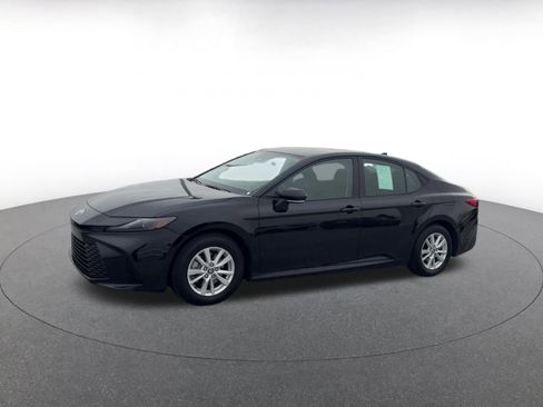 Used 2025 Toyota Camry LE image 8