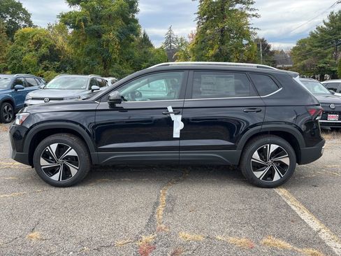 New 2025 Volkswagen Taos SE image 14