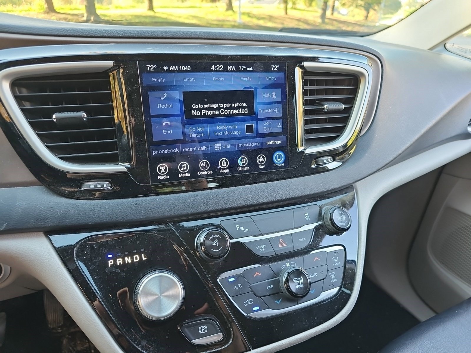 Used 2017 Chrysler Pacifica Touring-L FWD image 18
