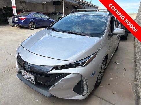 Certified 2021 Toyota Prius Prime LE FWD image 2