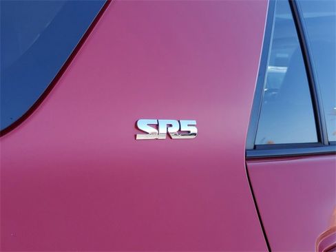 Used 2019 Toyota 4Runner SR5 Premium image 8