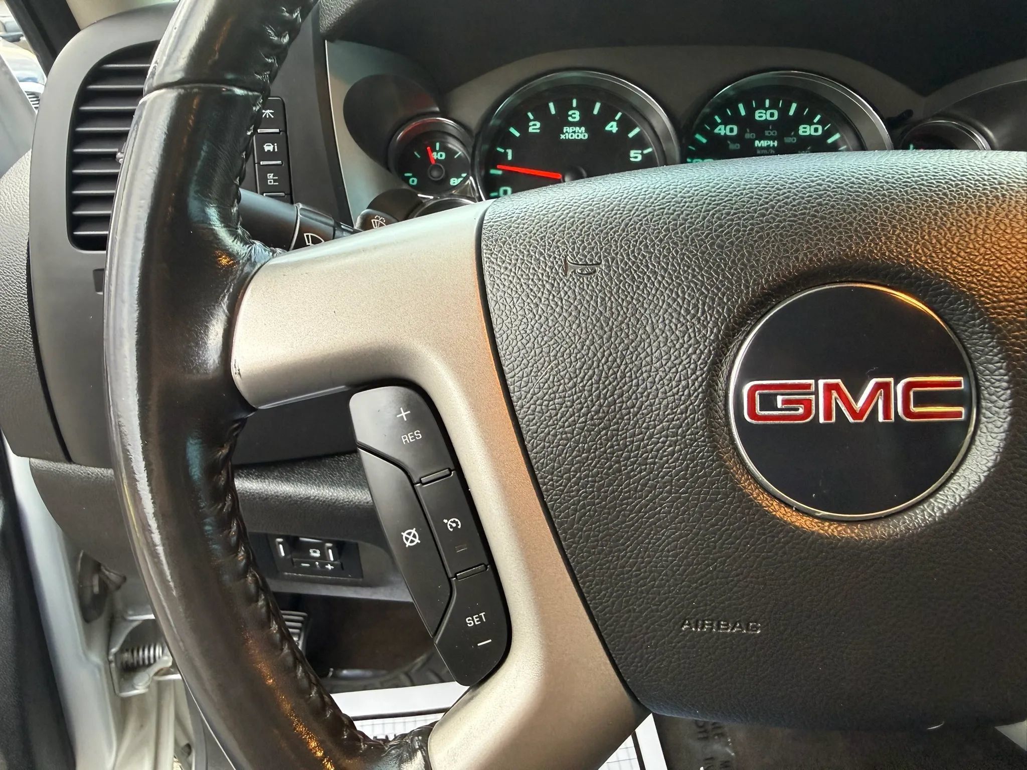 Used 2011 GMC Sierra 2500 SLE w/ SLE Preferred Package AWD/4WD image 21