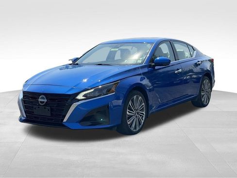 Certified 2025 Nissan Altima 2.5 SL AWD/4WD image 2