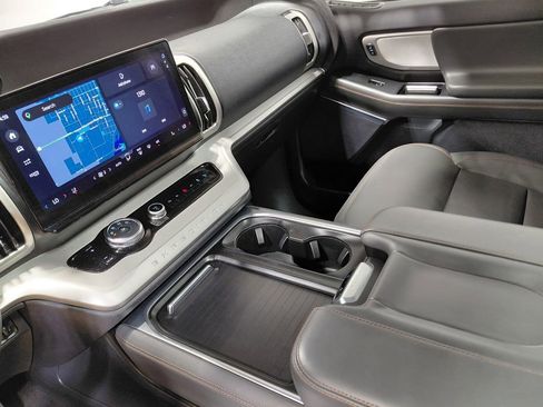 Certified 2025 Ford Expedition Active AWD/4WD image 30