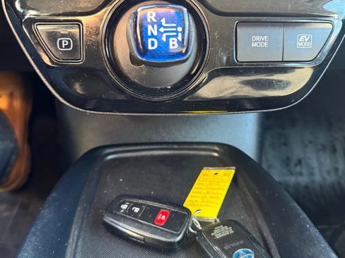 Used 2019 Toyota Prius LE image 16