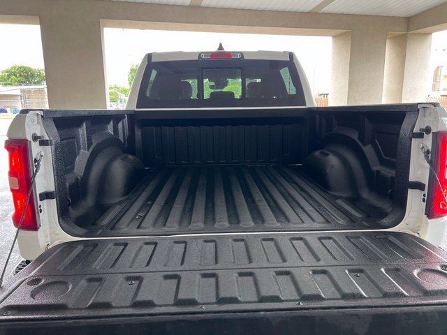 Used 2025 RAM 1500 Big Horn AWD/4WD image 6