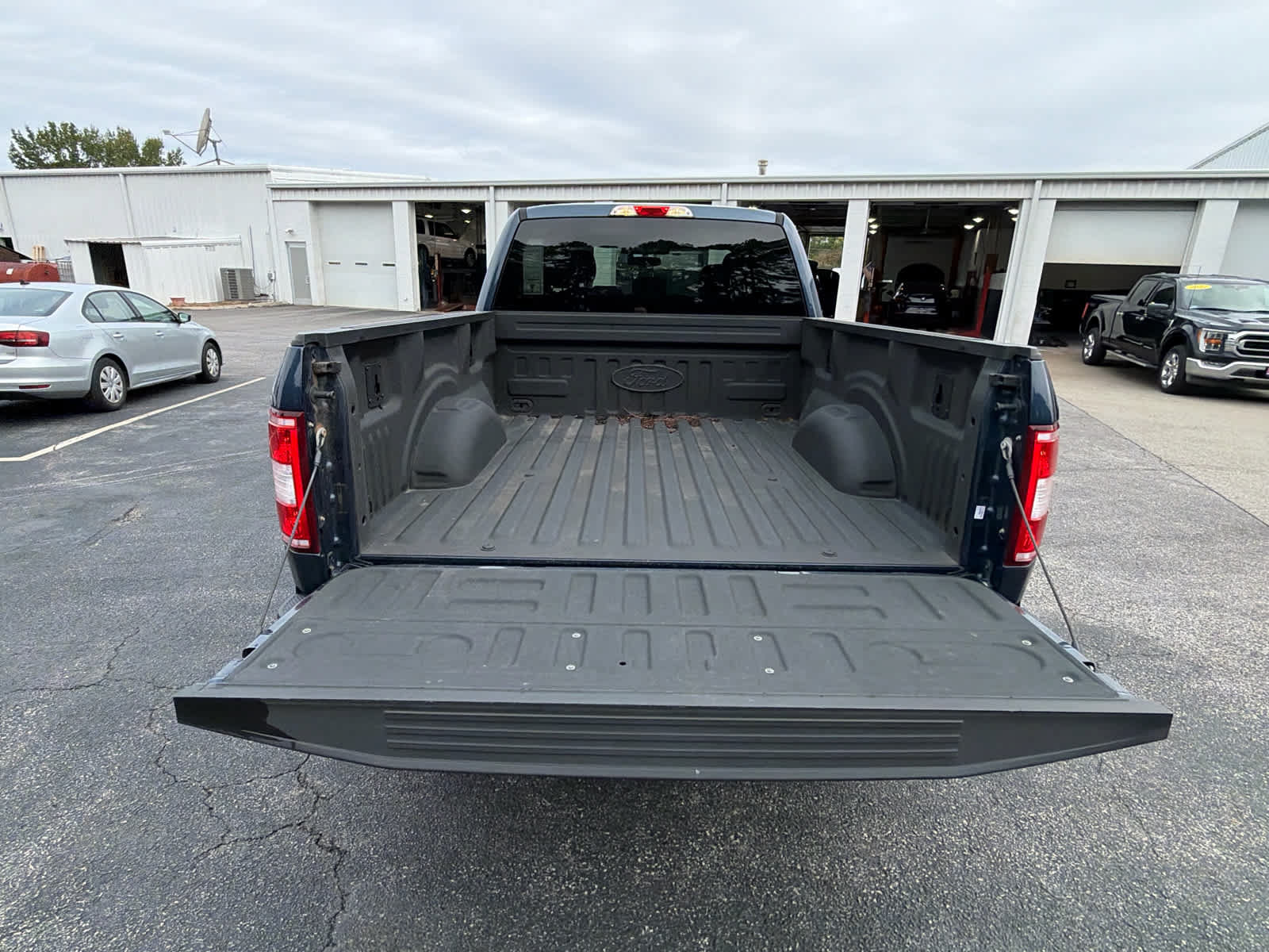 Used 2018 Ford F150 XL w/ Equipment Group 101A Mid AWD/4WD image 11