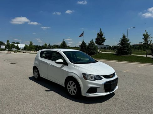 Used 2017 Chevrolet Sonic LT FWD image 3