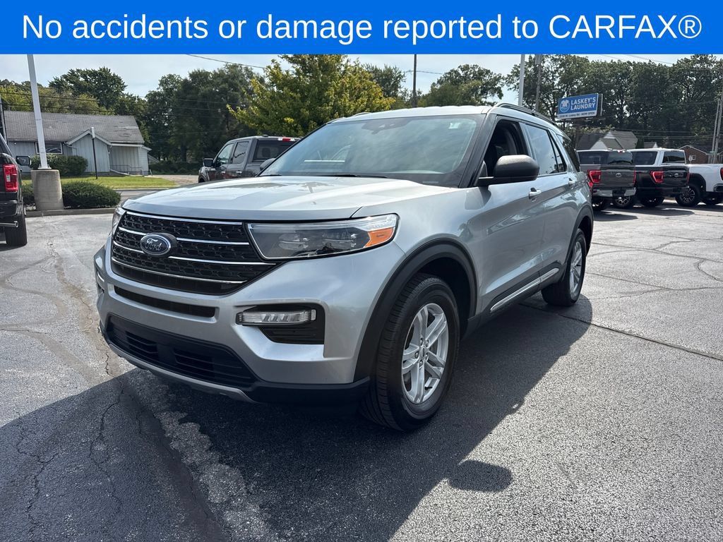 Used 2023 Ford Explorer XLT w/ Equipment Group 202A AWD/4WD image 2