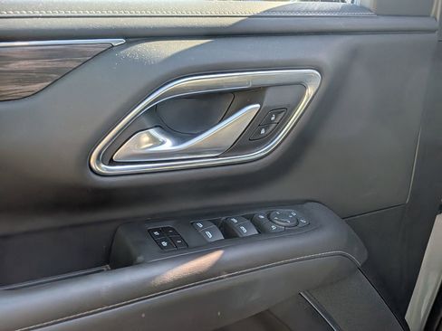 Used 2022 Chevrolet Tahoe LT w/ LT Signature Package AWD/4WD image 15
