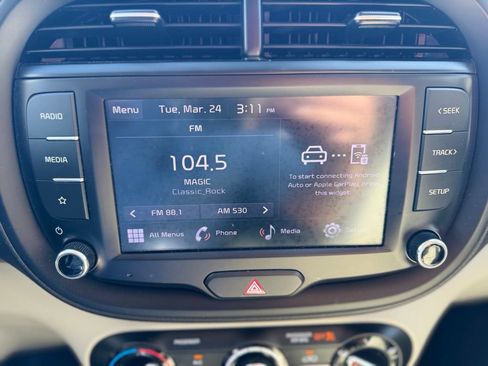 Used 2023 Kia Soul LX FWD image 13