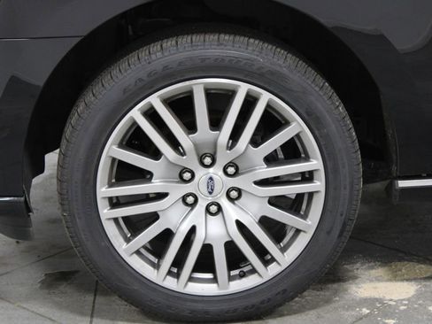 Used 2023 Ford Expedition Platinum AWD/4WD image 19